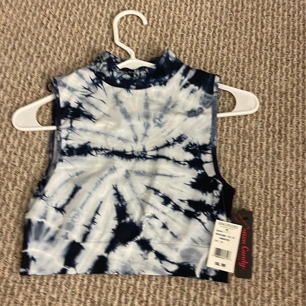 blue tie dye crop top!!